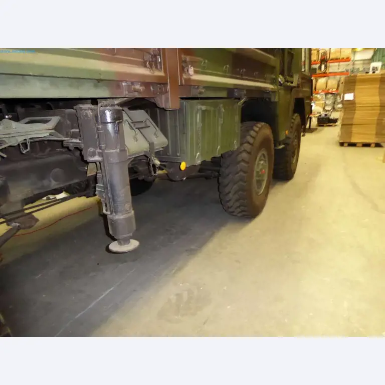 Lagerauflösung eines Dienstleistungsbetriebes, Fahrzeuge, Lagereinrichtung-14