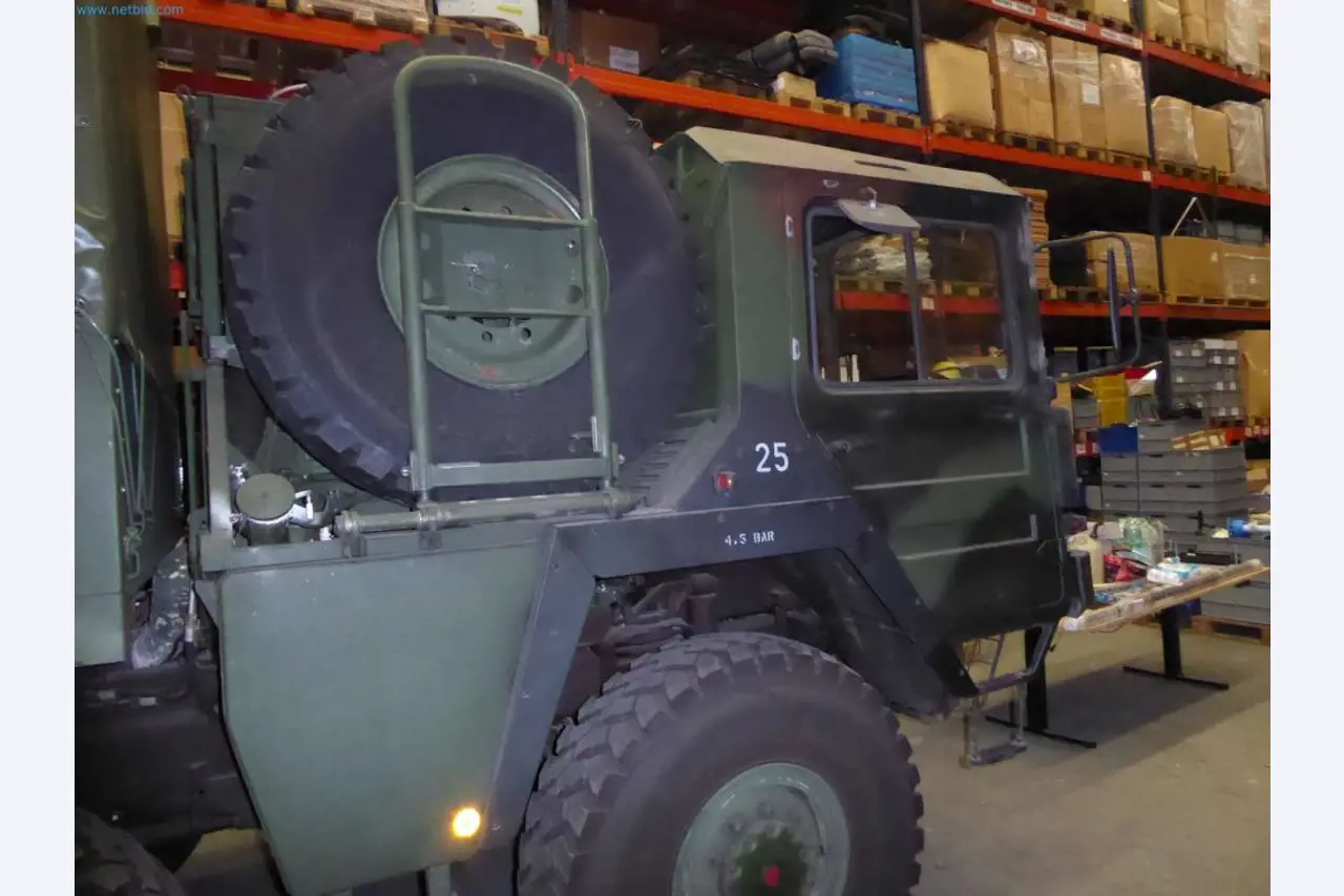 Lagerauflösung eines Dienstleistungsbetriebes, Fahrzeuge, Lagereinrichtung-15