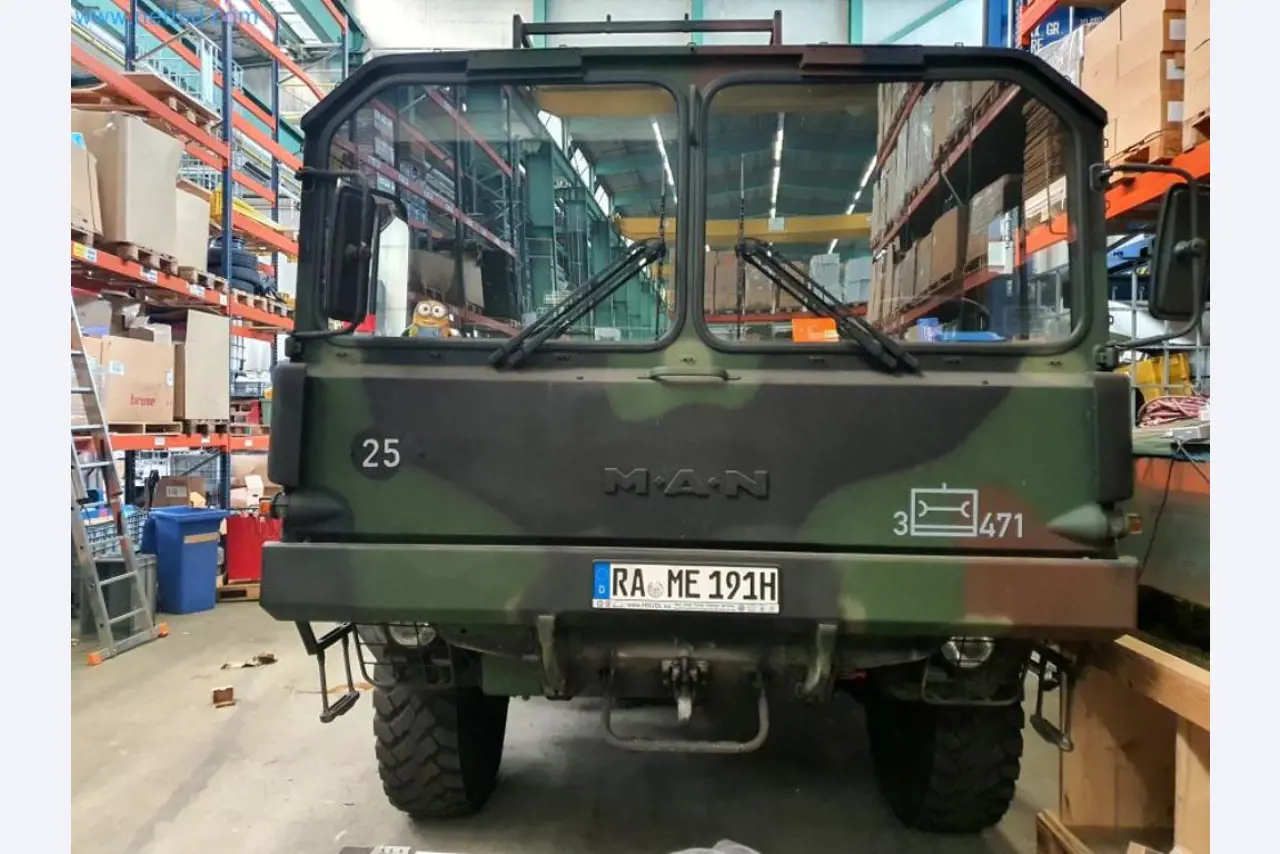 Lagerauflösung eines Dienstleistungsbetriebes, Fahrzeuge, Lagereinrichtung-19