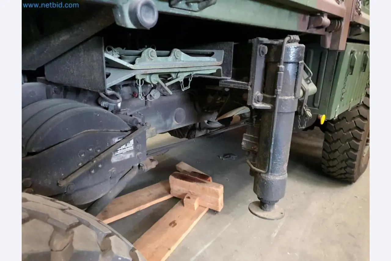 Lagerauflösung eines Dienstleistungsbetriebes, Fahrzeuge, Lagereinrichtung-24