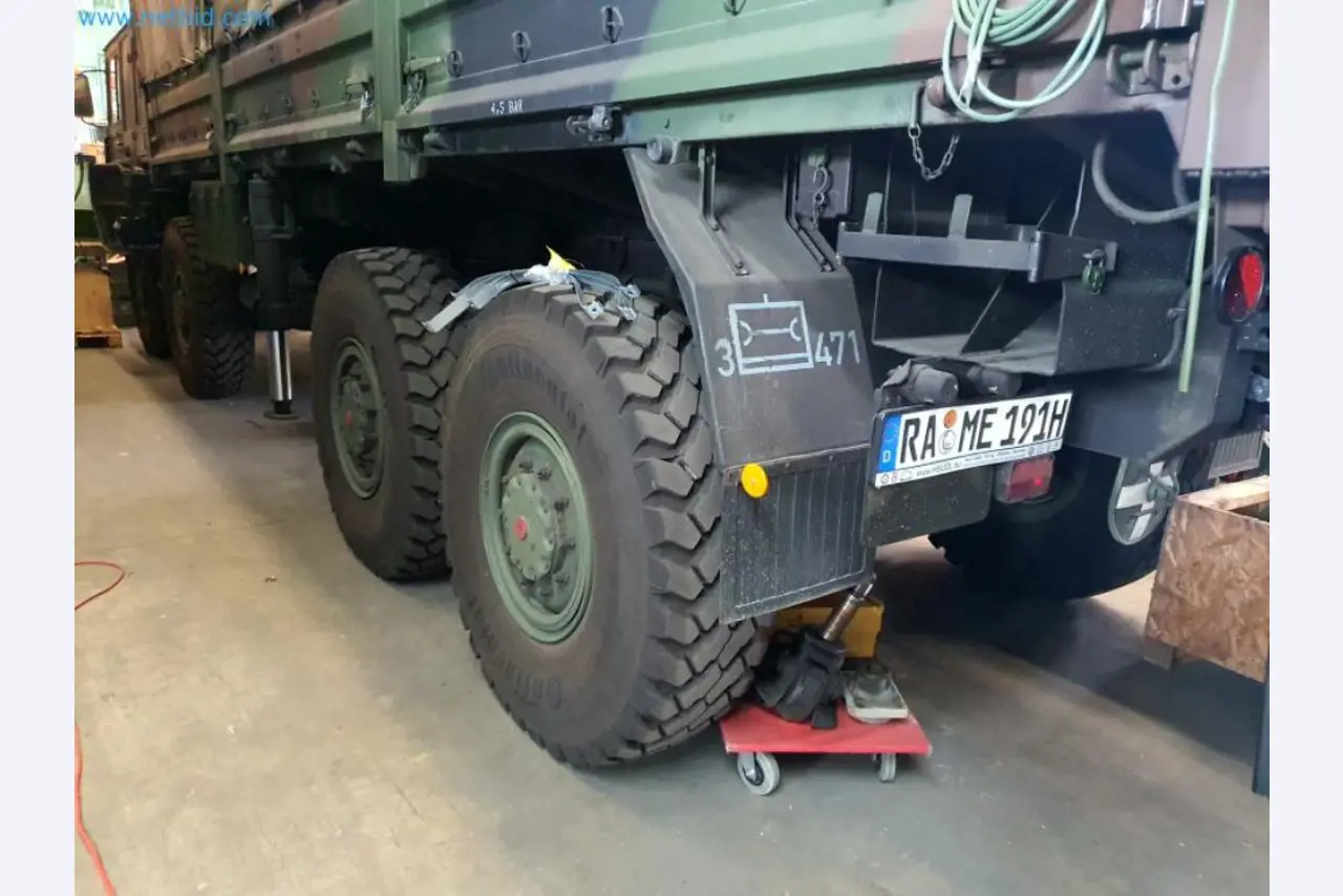 Lagerauflösung eines Dienstleistungsbetriebes, Fahrzeuge, Lagereinrichtung-31