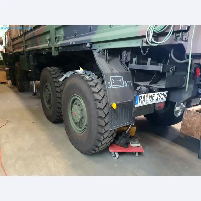 Lagerauflösung eines Dienstleistungsbetriebes, Fahrzeuge, Lagereinrichtung-31