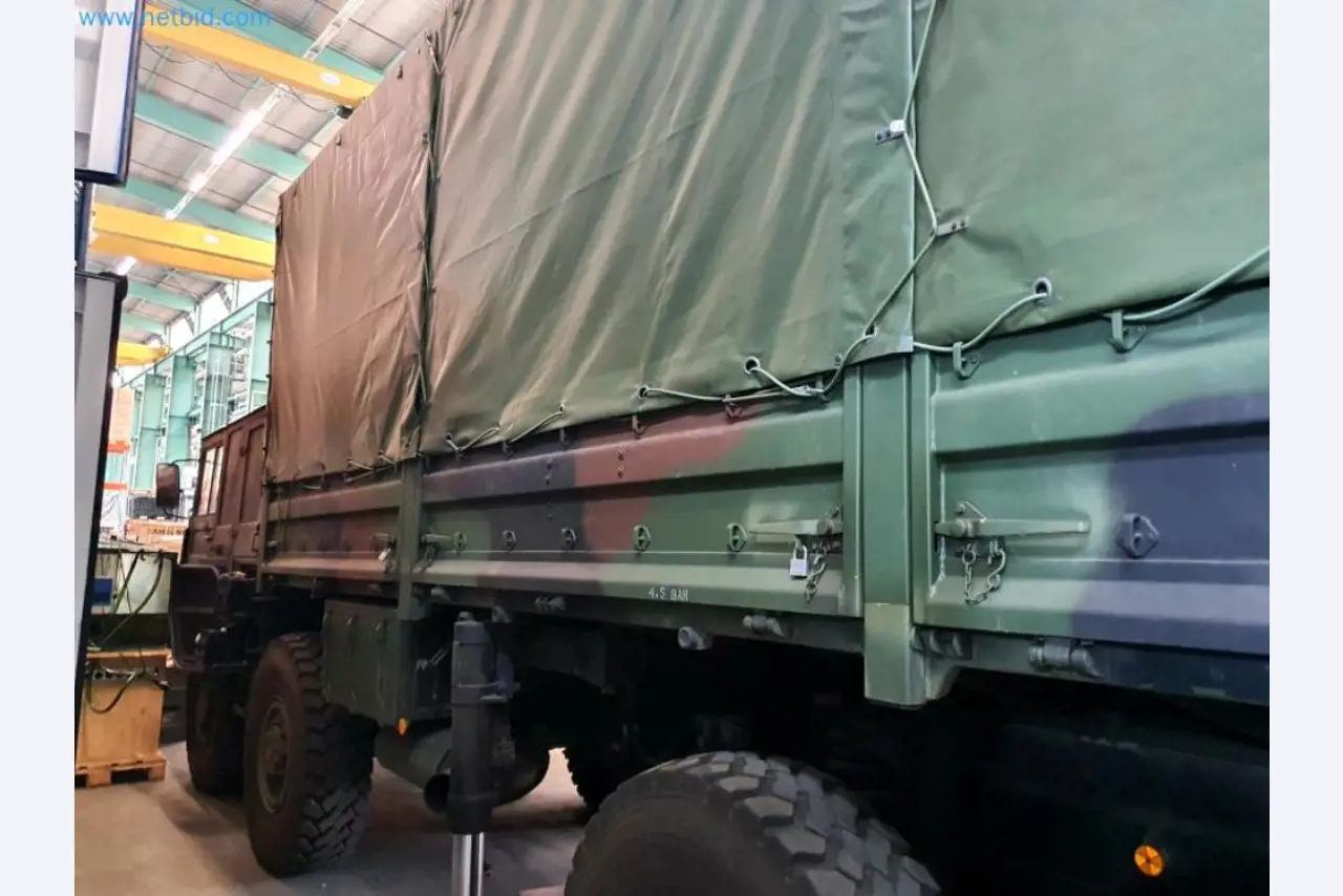 Lagerauflösung eines Dienstleistungsbetriebes, Fahrzeuge, Lagereinrichtung-32