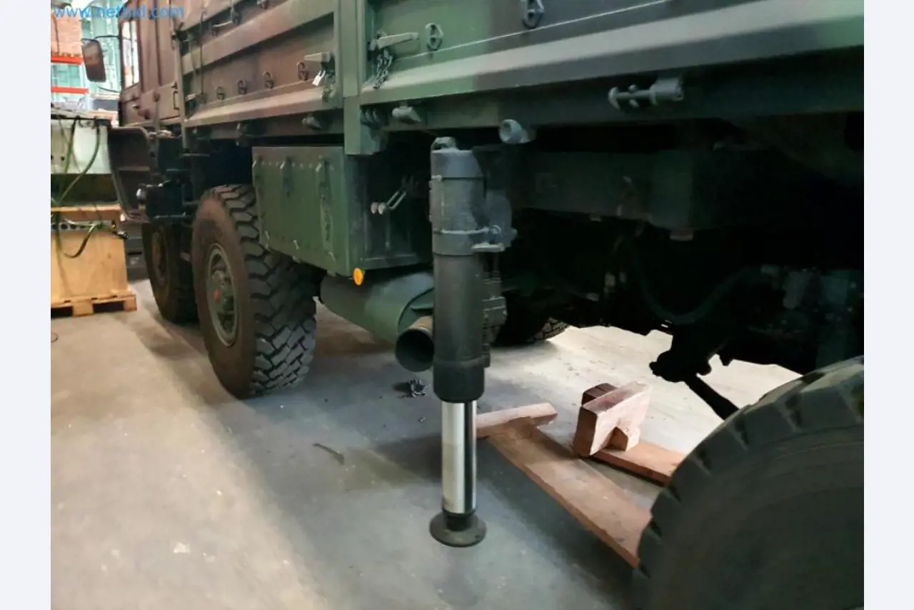 Lagerauflösung eines Dienstleistungsbetriebes, Fahrzeuge, Lagereinrichtung-35