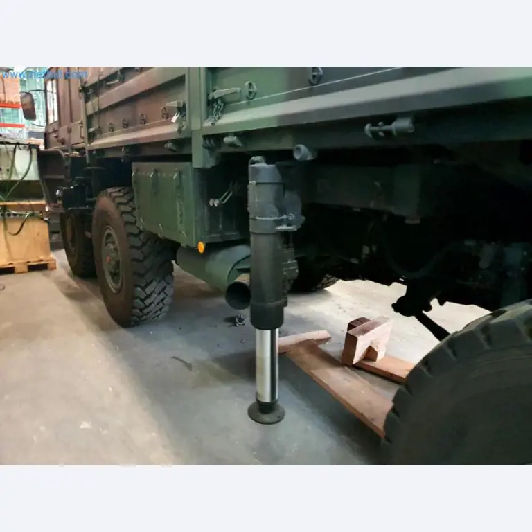 Lagerauflösung eines Dienstleistungsbetriebes, Fahrzeuge, Lagereinrichtung-35