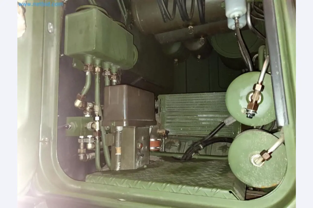 Lagerauflösung eines Dienstleistungsbetriebes, Fahrzeuge, Lagereinrichtung-38