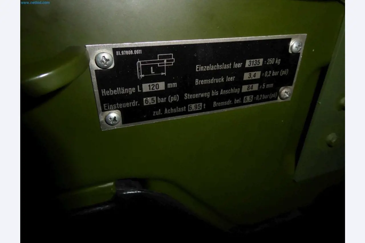 Lagerauflösung eines Dienstleistungsbetriebes, Fahrzeuge, Lagereinrichtung-4