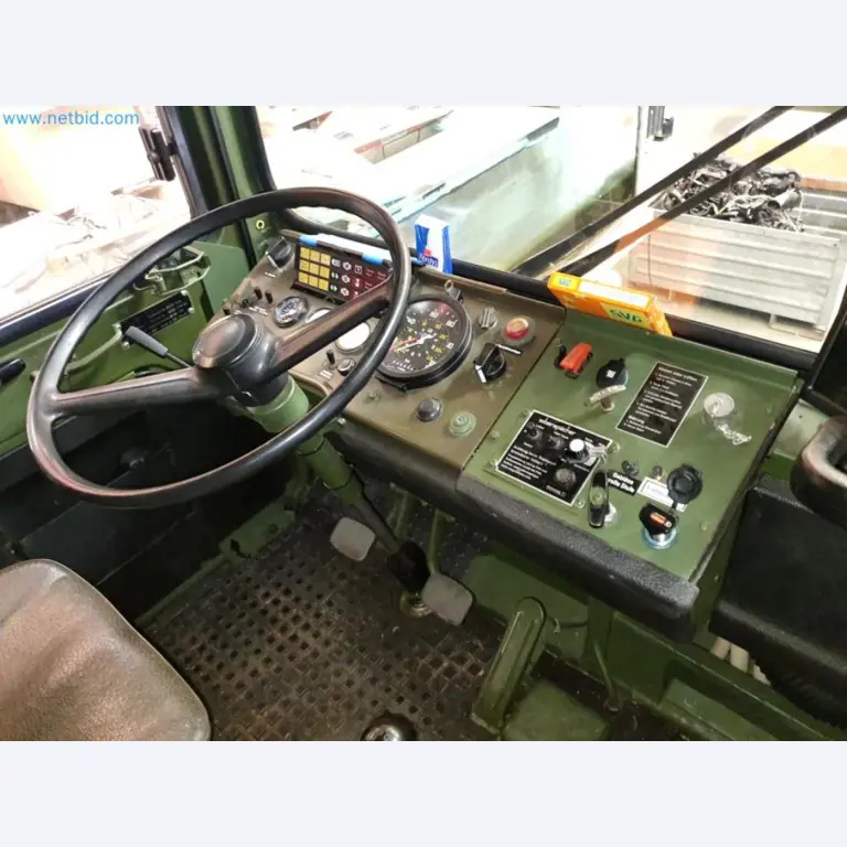 Lagerauflösung eines Dienstleistungsbetriebes, Fahrzeuge, Lagereinrichtung-45