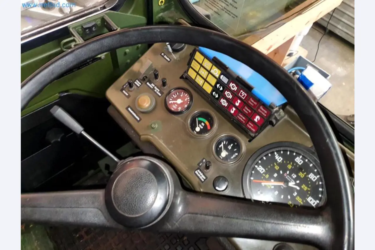 Lagerauflösung eines Dienstleistungsbetriebes, Fahrzeuge, Lagereinrichtung-48