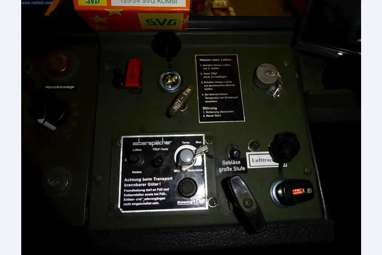 Lagerauflösung eines Dienstleistungsbetriebes, Fahrzeuge, Lagereinrichtung-5