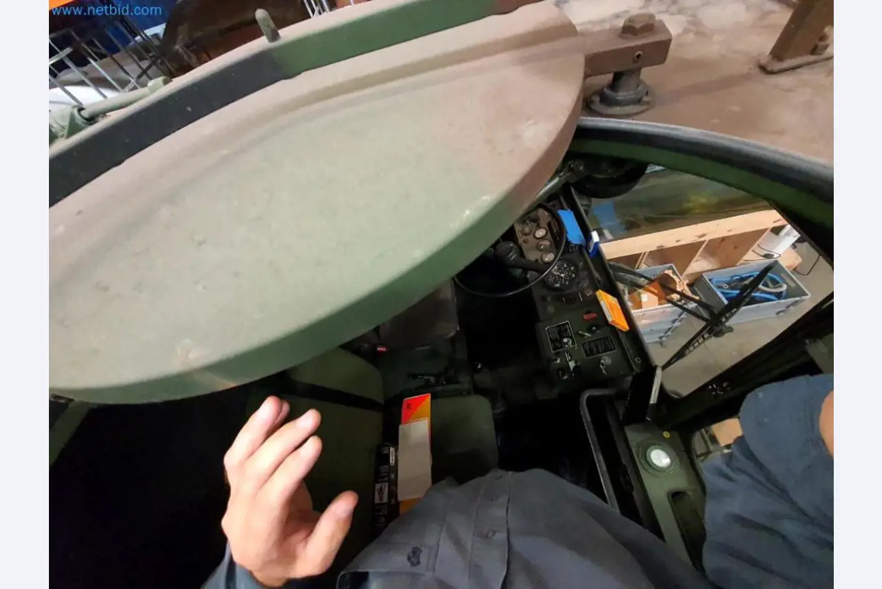 Lagerauflösung eines Dienstleistungsbetriebes, Fahrzeuge, Lagereinrichtung-51