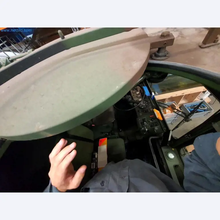 Lagerauflösung eines Dienstleistungsbetriebes, Fahrzeuge, Lagereinrichtung-51