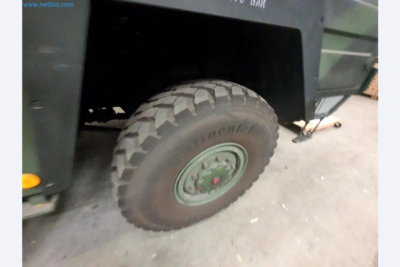 Lagerauflösung eines Dienstleistungsbetriebes, Fahrzeuge, Lagereinrichtung-52