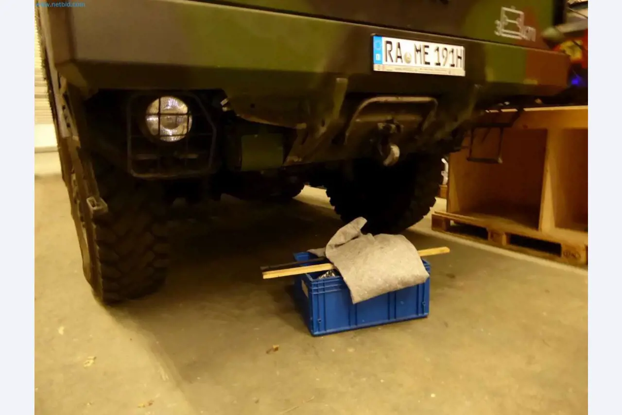 Lagerauflösung eines Dienstleistungsbetriebes, Fahrzeuge, Lagereinrichtung-7