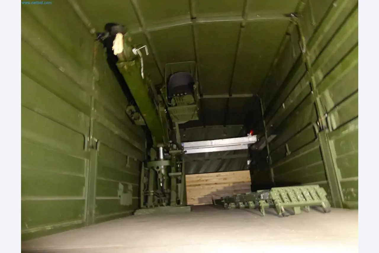 Lagerauflösung eines Dienstleistungsbetriebes, Fahrzeuge, Lagereinrichtung-8