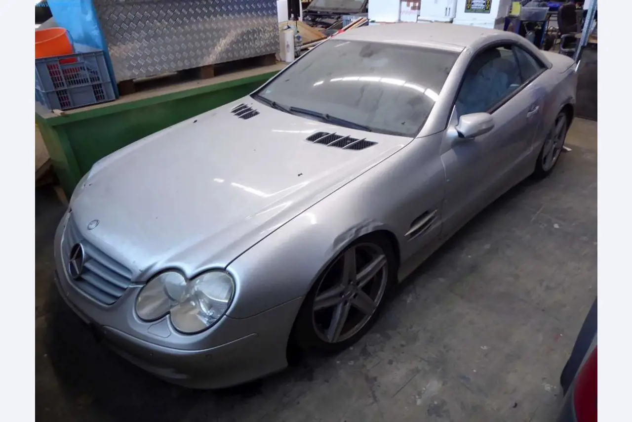 Liquidación de almacén de una empresa de servicios, vehículos, equipos de almacén-1