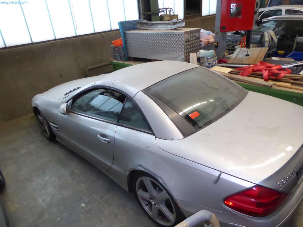 Likwidacja magazynu firmy usługowej, pojazdy, wyposażenie magazynu-2