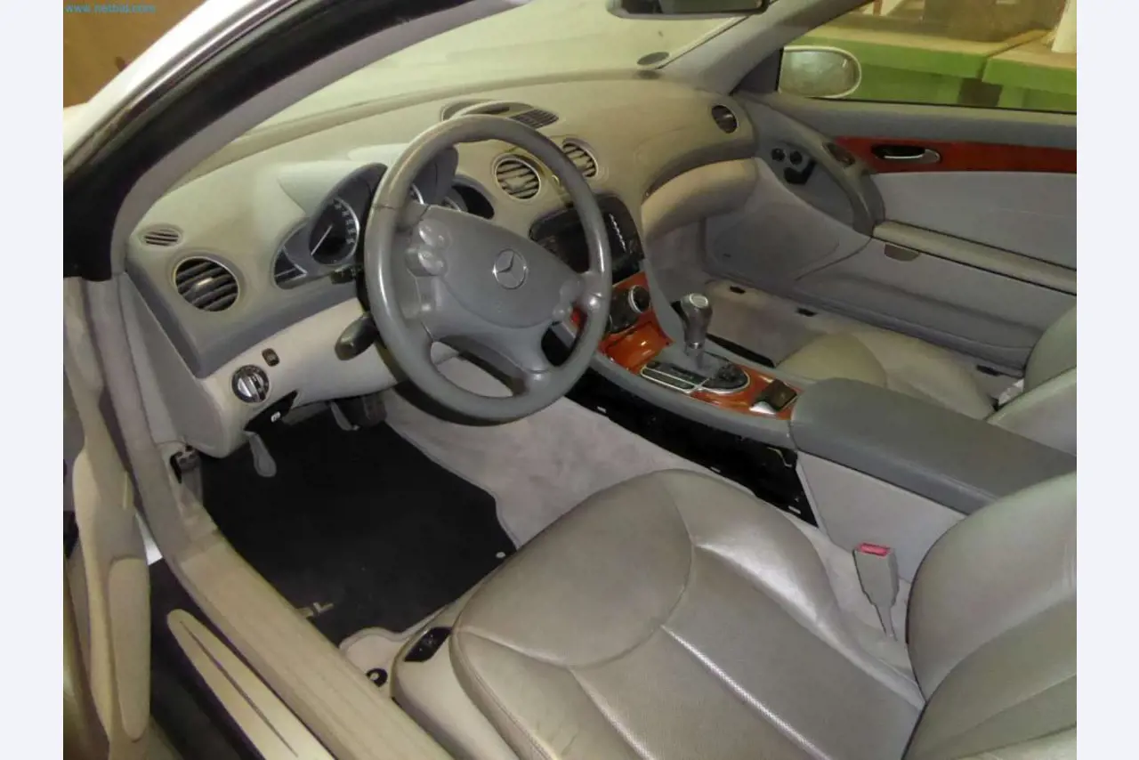 Liquidación de almacén de una empresa de servicios, vehículos, equipos de almacén-6