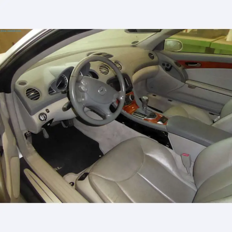 Liquidación de almacén de una empresa de servicios, vehículos, equipos de almacén-6