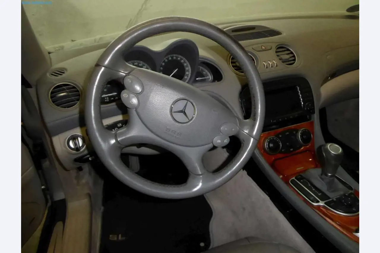 Liquidación de almacén de una empresa de servicios, vehículos, equipos de almacén-7