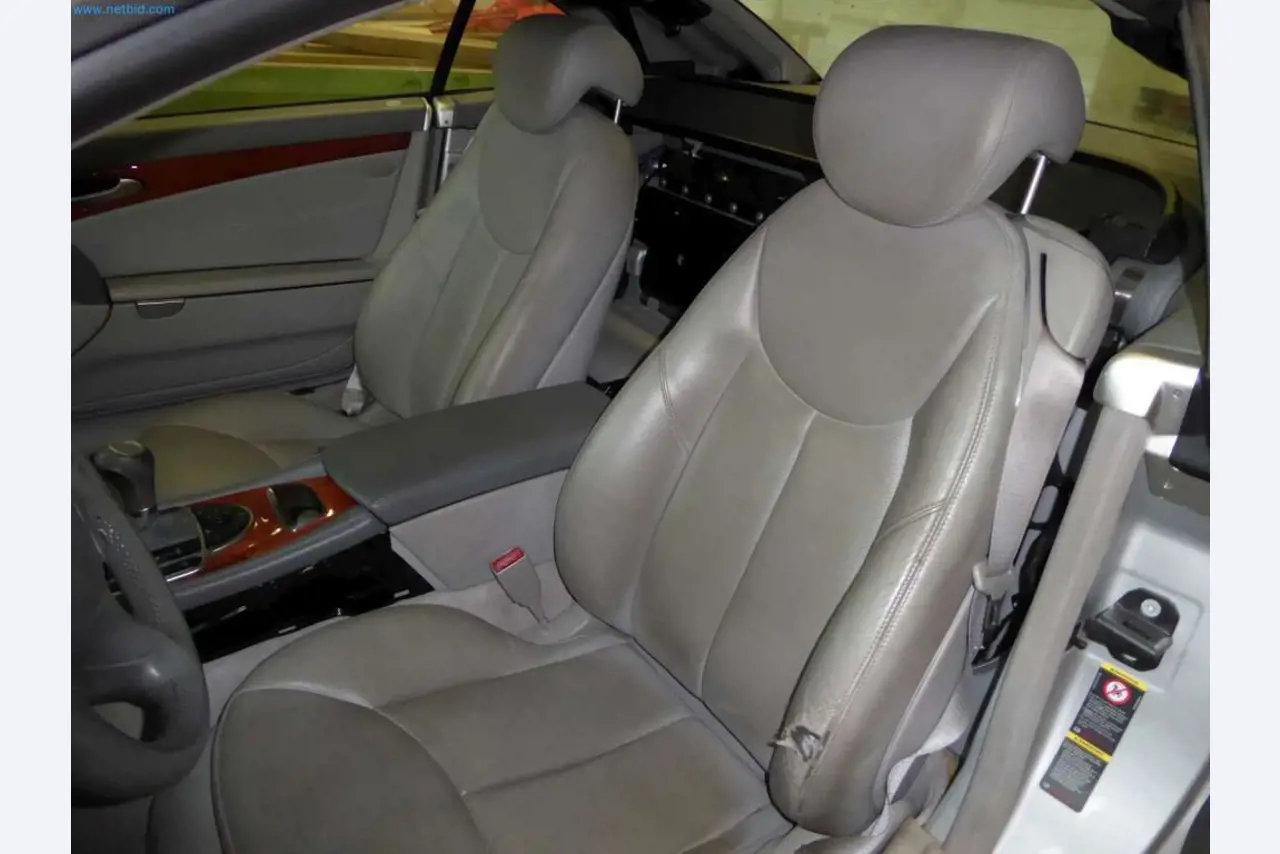 Liquidación de almacén de una empresa de servicios, vehículos, equipos de almacén-8