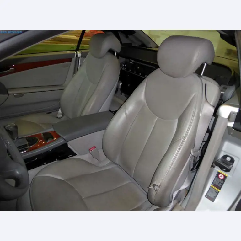 Liquidación de almacén de una empresa de servicios, vehículos, equipos de almacén-8