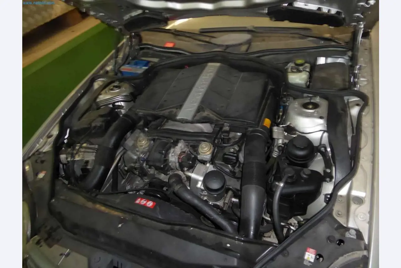 Liquidación de almacén de una empresa de servicios, vehículos, equipos de almacén-9