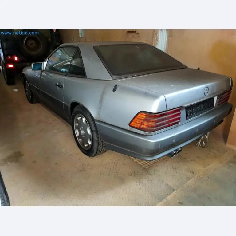 Lagerauflösung eines Dienstleistungsbetriebes, Fahrzeuge, Lagereinrichtung-12