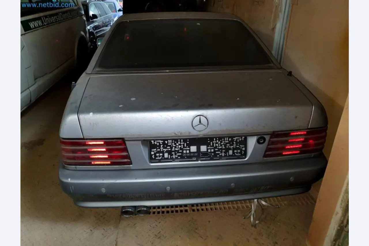 Lagerauflösung eines Dienstleistungsbetriebes, Fahrzeuge, Lagereinrichtung-13