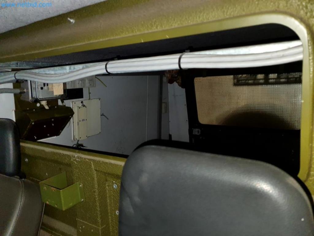 Likwidacja magazynu firmy usługowej, pojazdy, wyposażenie magazynu-14