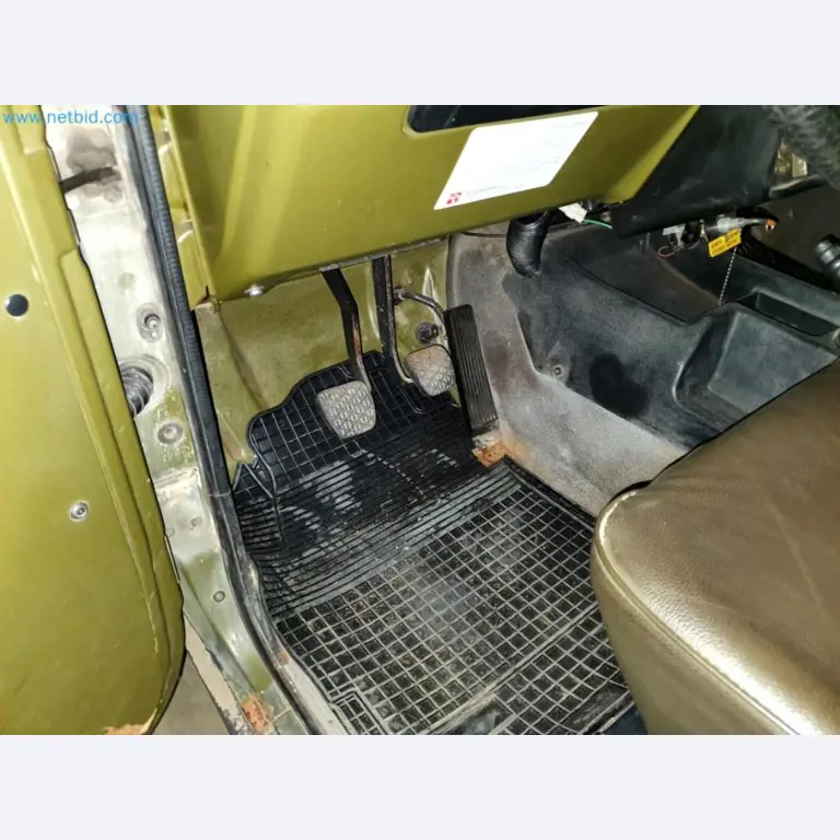 Warehouse liquidation of a service company, vehicles, storage equipment-17