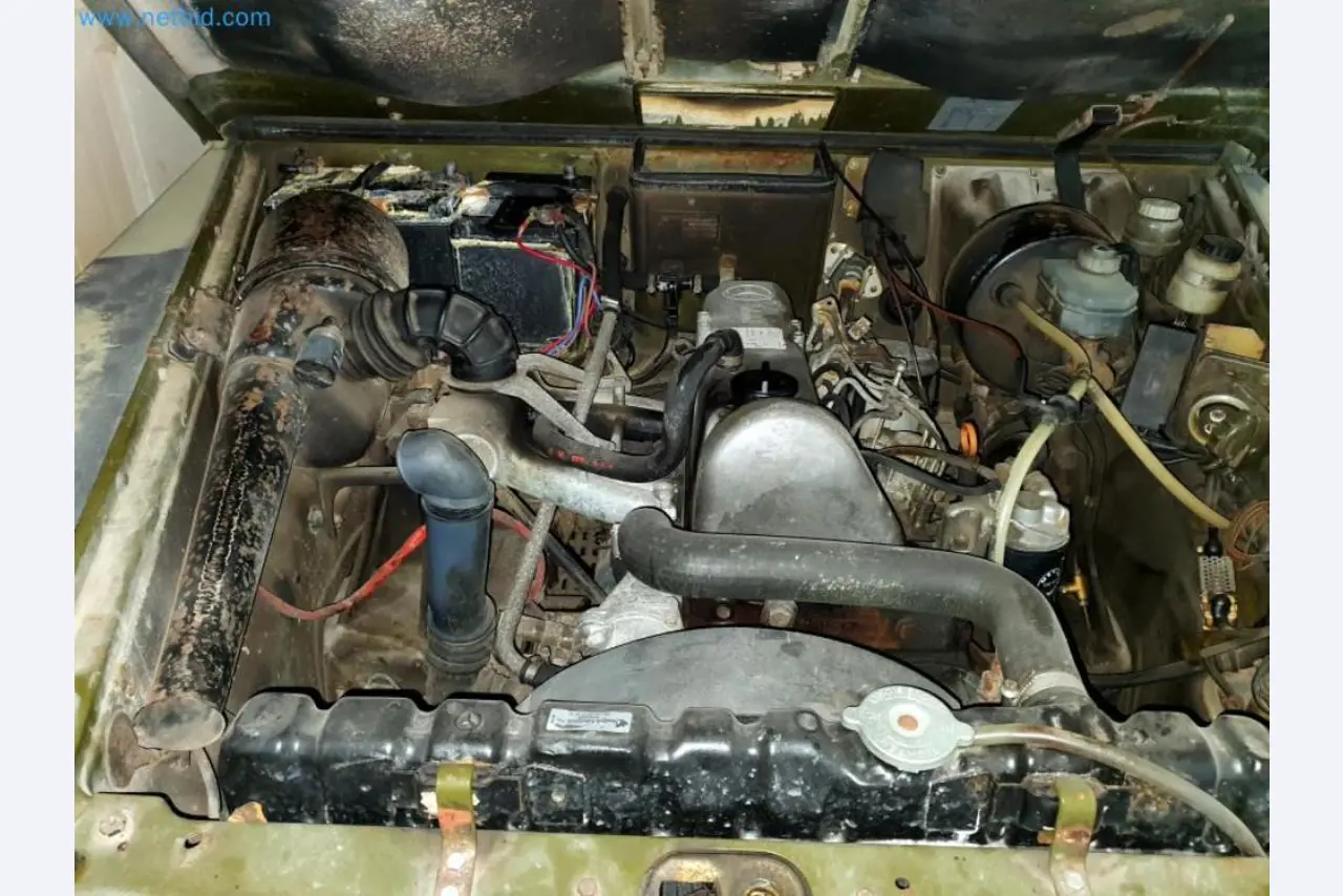 Warehouse liquidation of a service company, vehicles, storage equipment-19