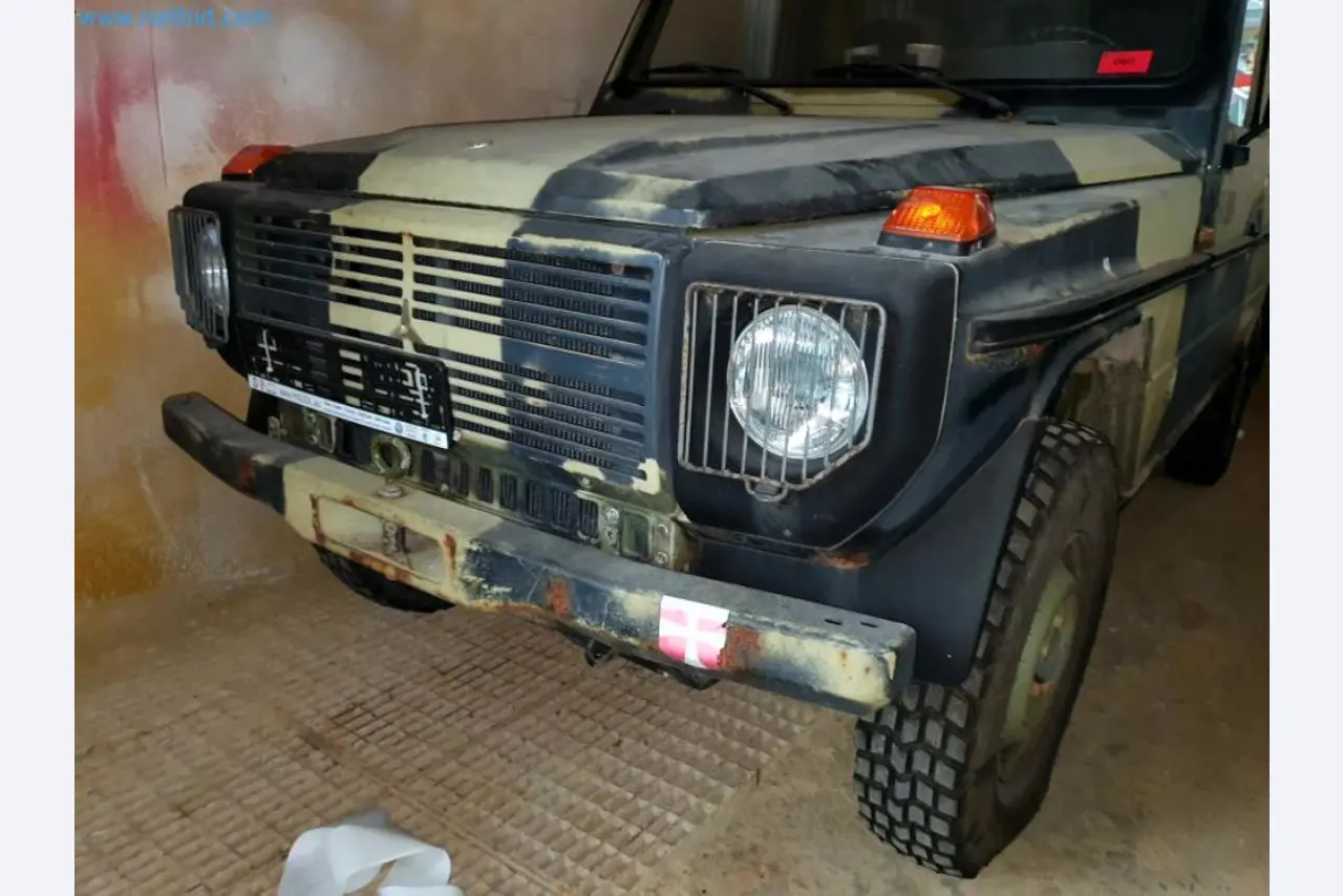 Warehouse liquidation of a service company, vehicles, storage equipment-21