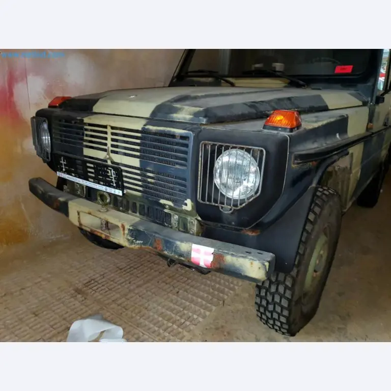 Warehouse liquidation of a service company, vehicles, storage equipment-21