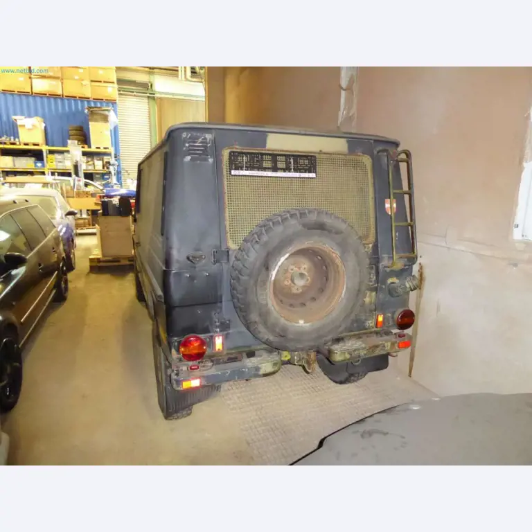 Warehouse liquidation of a service company, vehicles, storage equipment-3