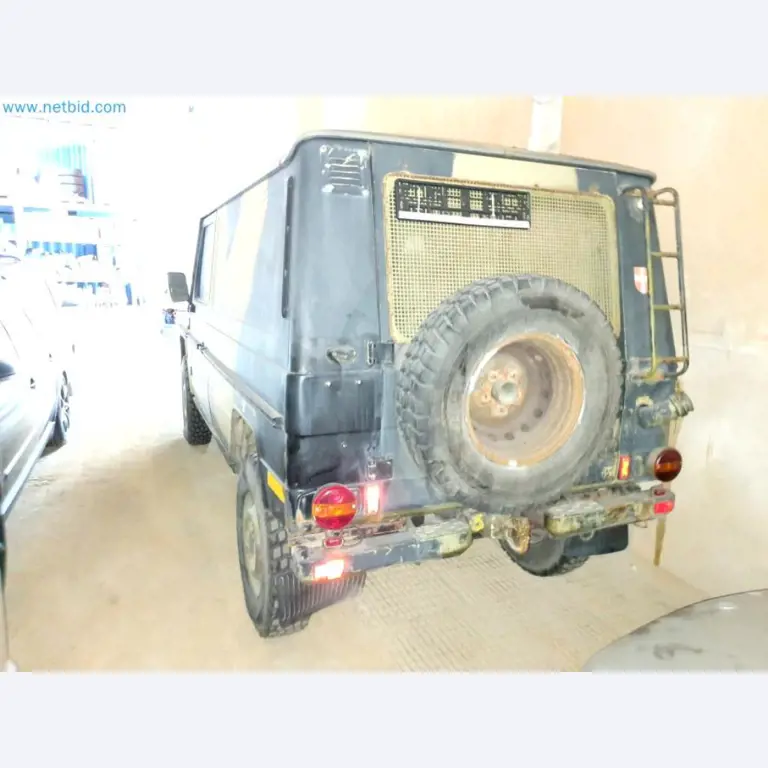 Warehouse liquidation of a service company, vehicles, storage equipment-6