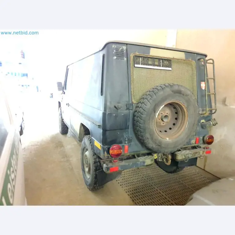 Warehouse liquidation of a service company, vehicles, storage equipment-7