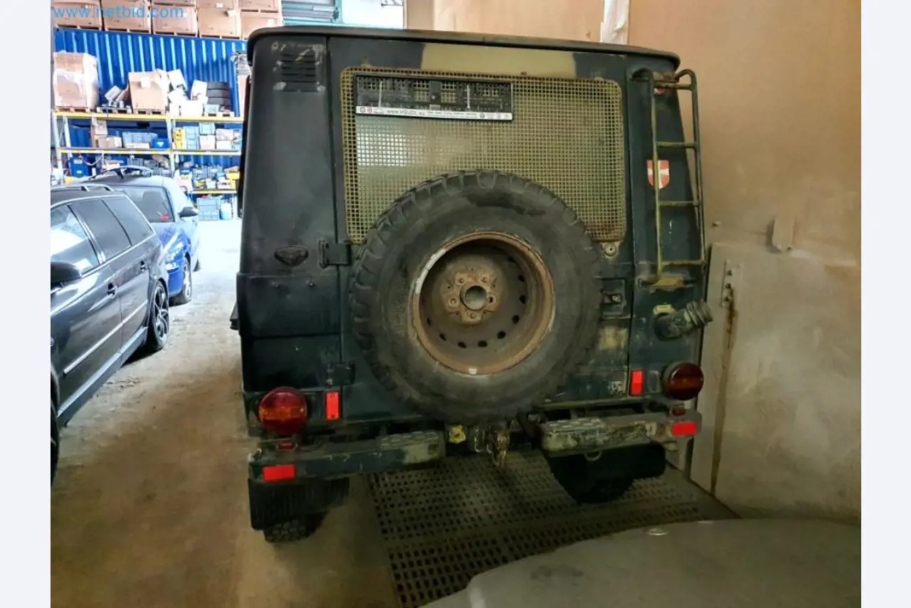 Warehouse liquidation of a service company, vehicles, storage equipment-8