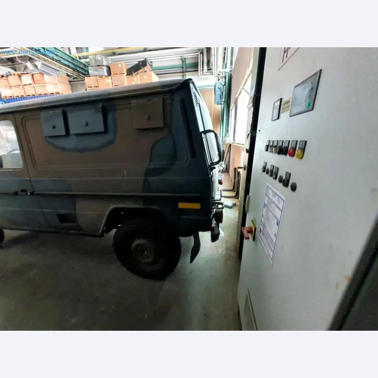 Magazijnliquidatie van een dienstverlenend bedrijf, voertuigen, magazijnuitrusting-14