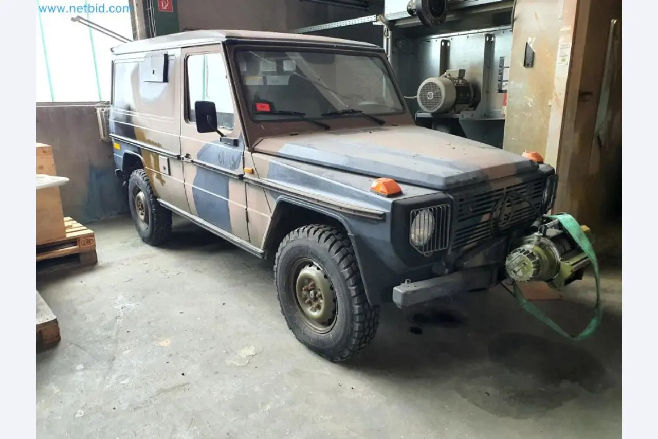 Magazijnliquidatie van een dienstverlenend bedrijf, voertuigen, magazijnuitrusting-17