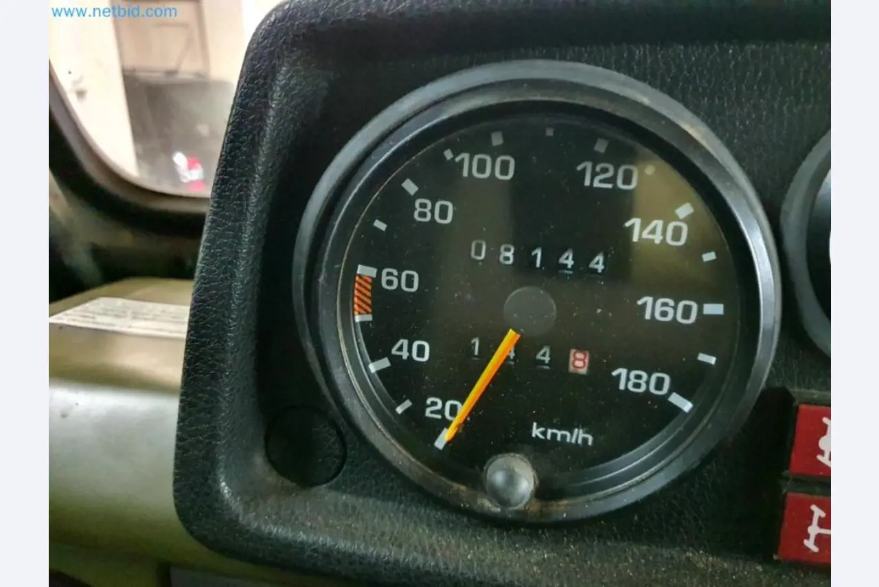 Magazijnliquidatie van een dienstverlenend bedrijf, voertuigen, magazijnuitrusting-19