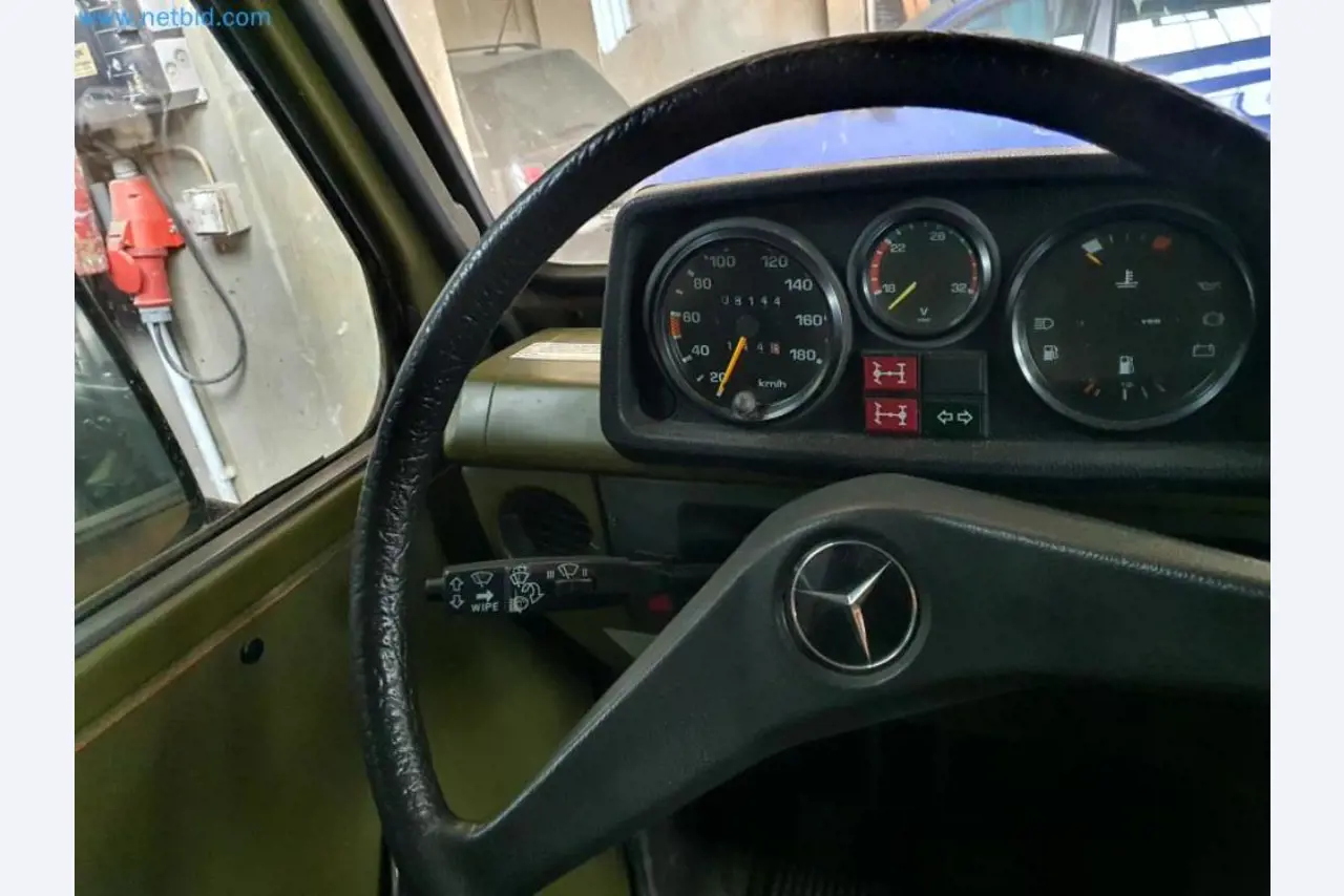 Magazijnliquidatie van een dienstverlenend bedrijf, voertuigen, magazijnuitrusting-20