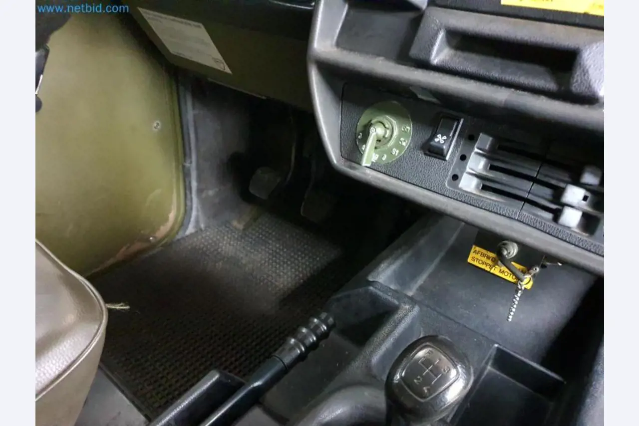 Magazijnliquidatie van een dienstverlenend bedrijf, voertuigen, magazijnuitrusting-21