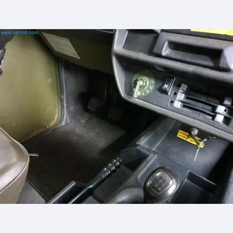 Magazijnliquidatie van een dienstverlenend bedrijf, voertuigen, magazijnuitrusting-21