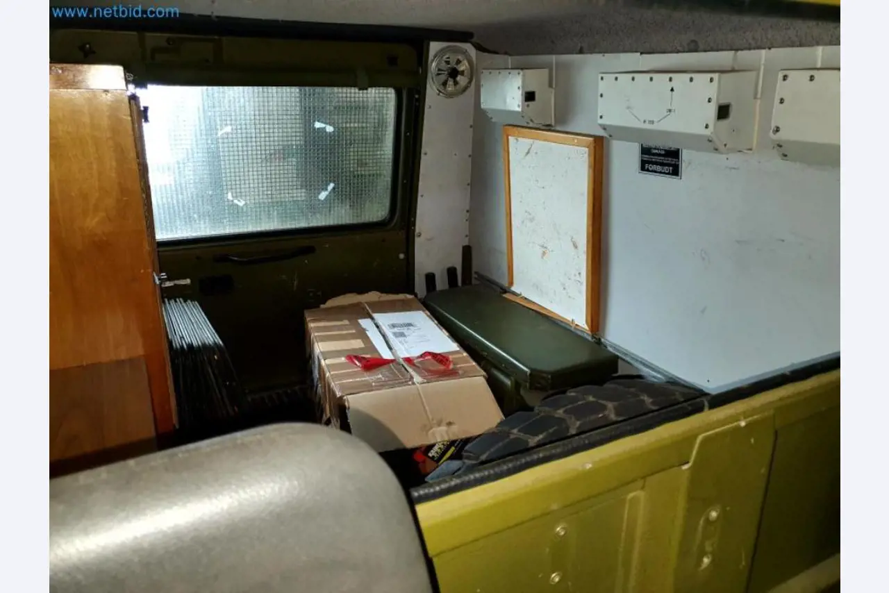 Magazijnliquidatie van een dienstverlenend bedrijf, voertuigen, magazijnuitrusting-25