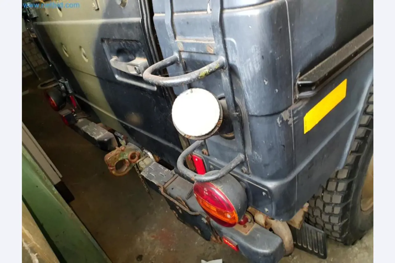 Magazijnliquidatie van een dienstverlenend bedrijf, voertuigen, magazijnuitrusting-26