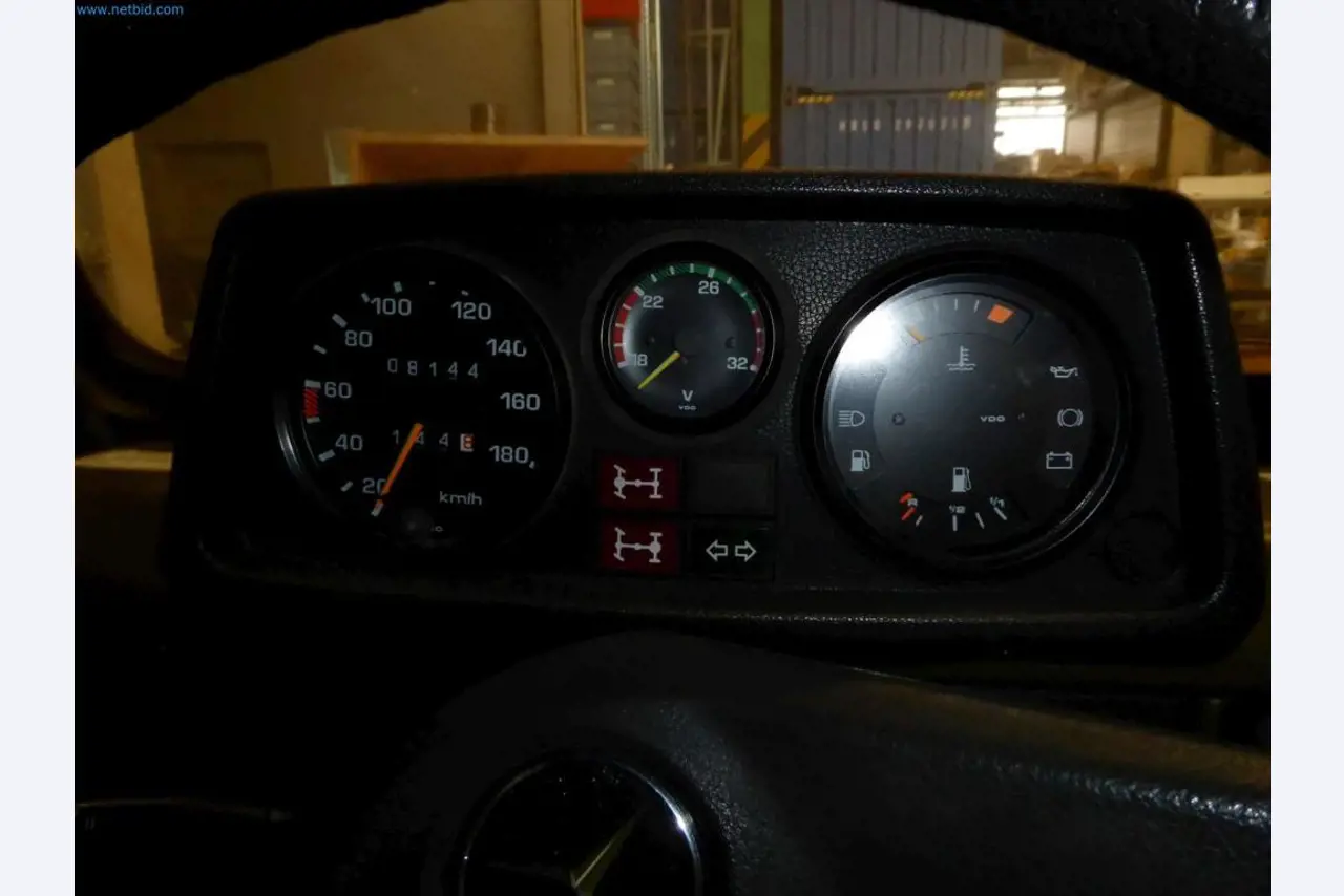 Magazijnliquidatie van een dienstverlenend bedrijf, voertuigen, magazijnuitrusting-4