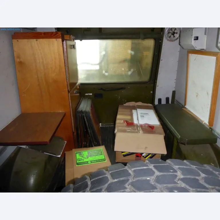 Magazijnliquidatie van een dienstverlenend bedrijf, voertuigen, magazijnuitrusting-5