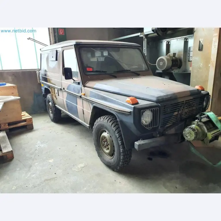 Magazijnliquidatie van een dienstverlenend bedrijf, voertuigen, magazijnuitrusting-1