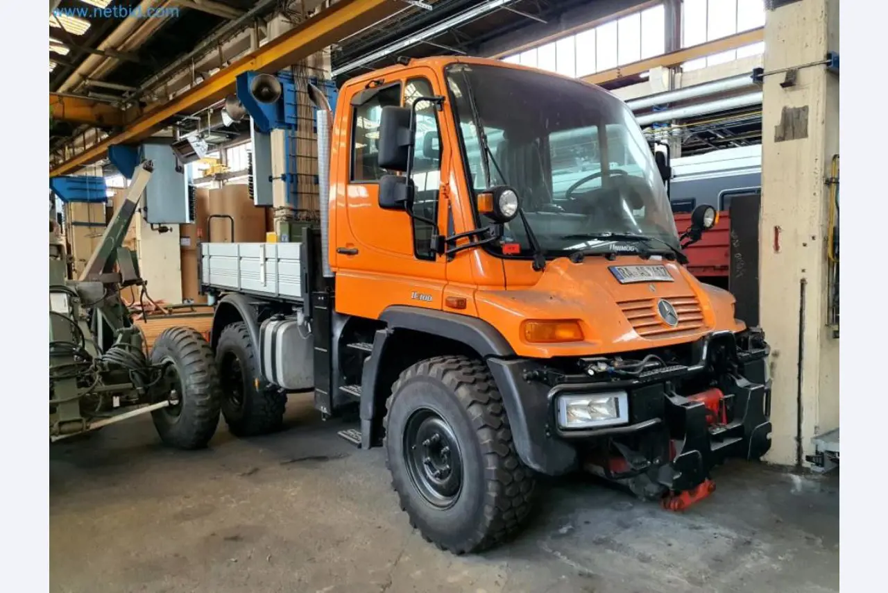 Likwidacja magazynu firmy usługowej, pojazdy, wyposażenie magazynu-1